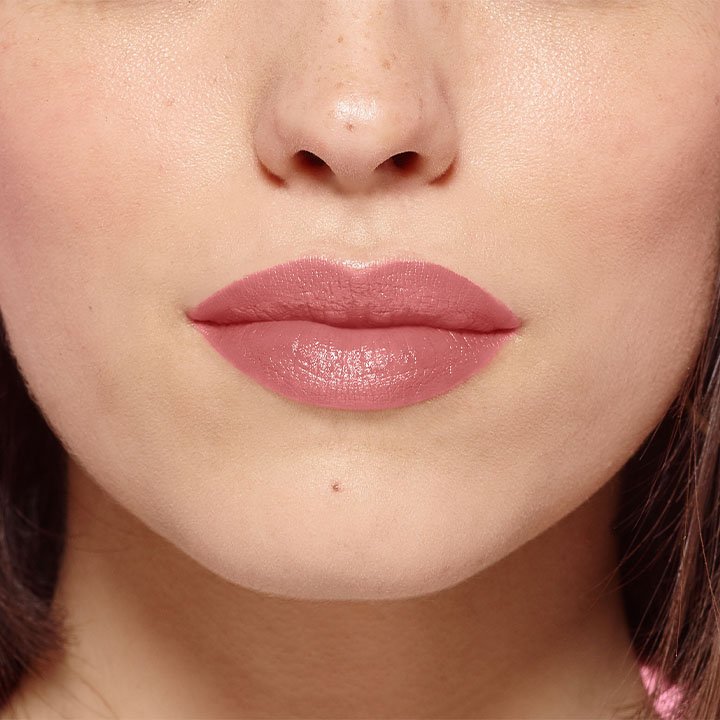 720x7200014OAP  MAKE UP  LIPS  LES NUS BY COLOR RICHE  2020 CLOSE UP LIPS  FAIR  173  NU IMPERTINENT